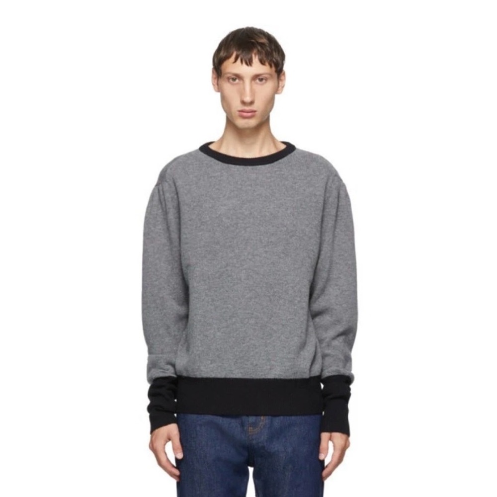 New! RANDOM IDENTITIES Sweater